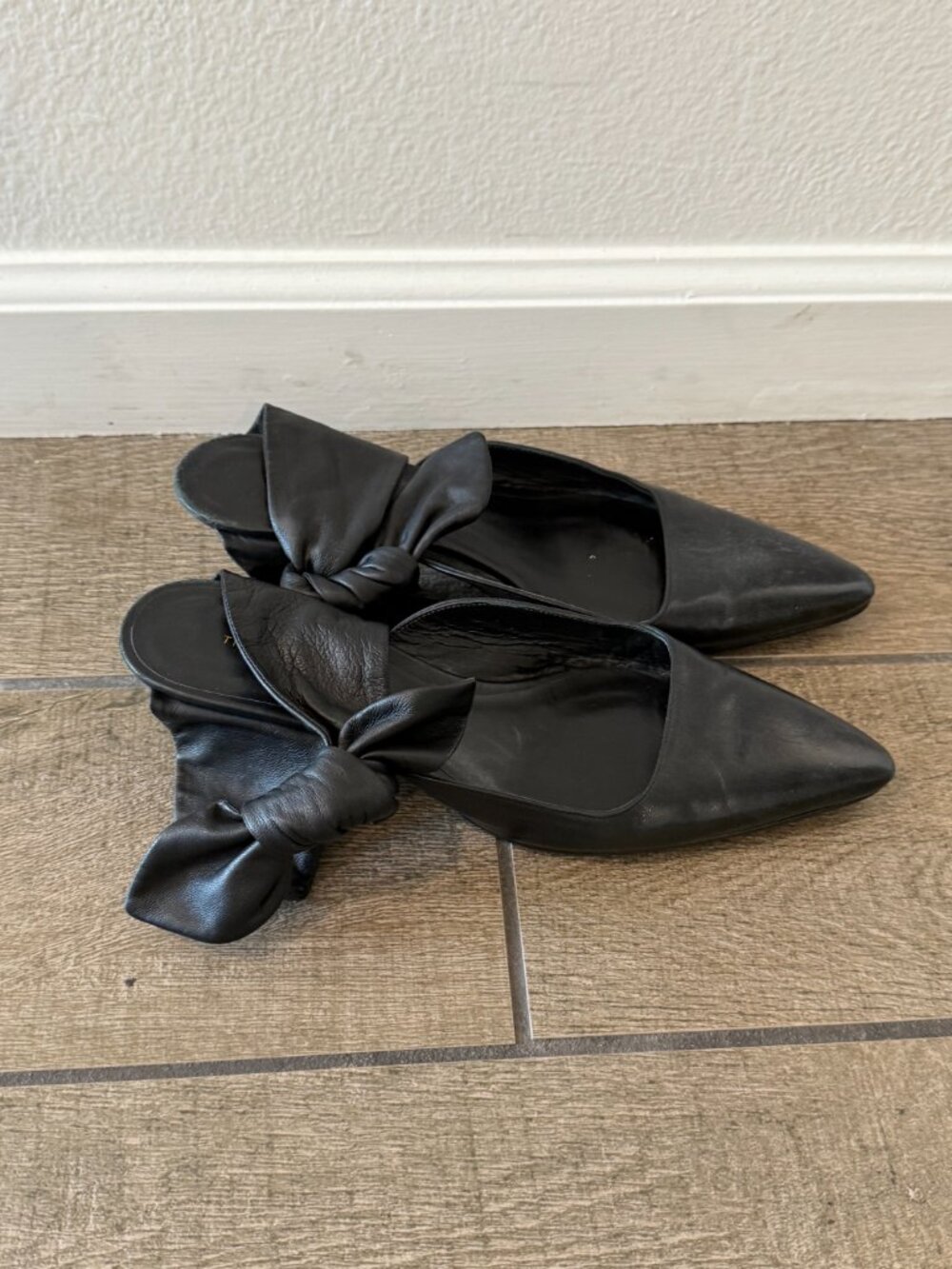 The Row Black Leather Bow Kitten Heel Mule Size 39 - Picture 2 of 7